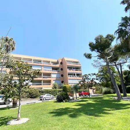 Bright With Balcony Near The Harbor Apartment Saint-Raphael (Var)