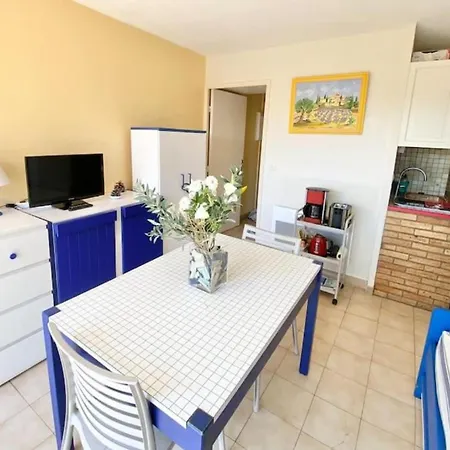 Bright With Balcony Near The Harbor Apartment Saint-Raphael (Var)