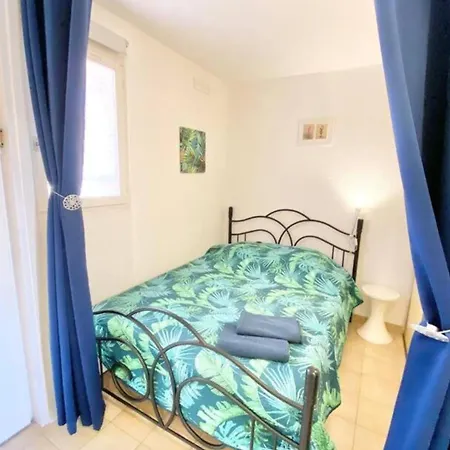 Apartment Bright With Balcony Near The Harbor *