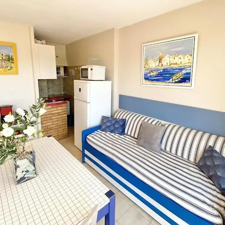 Bright With Balcony Near The Harbor * Saint-Raphael (Var)